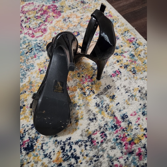 Heart in D black patent strappy heels - Picture 4 of 6